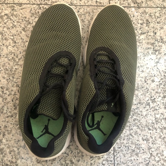 jordan future low green